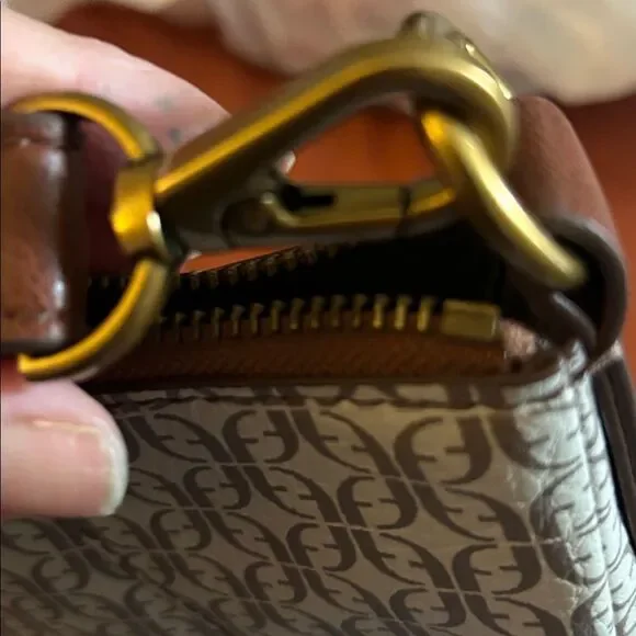 Fossil Skylar crossbody Cream and Brown preloved ❤️EUC Any questions - Picture 7 of 17